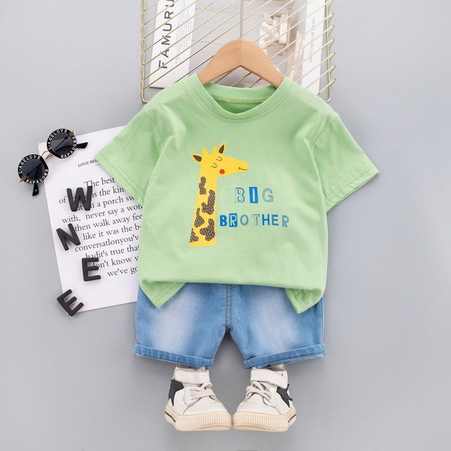 Thinking Cartoon Giraffe T-Shirt + Shorts