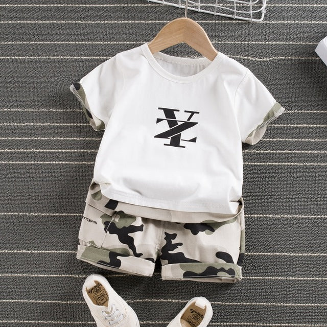 Cool Letter Print T-Shirt + Camouflage Shorts