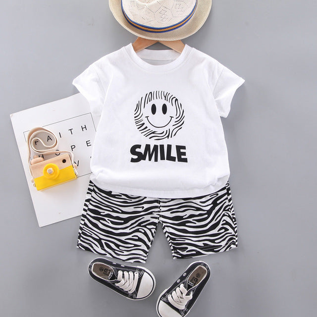 Cool Face Print T-Shirt + Ripple Shorts with Sunscreen Sleeve
